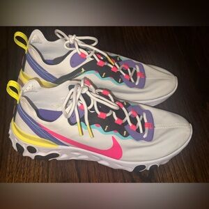 Women’s Nike react sneakers